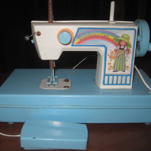 Kids Vintage Battery Sewing Machine