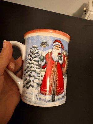 Large Christmas Mug Santa Claus with Sack and Snowy Trees 14-15cm