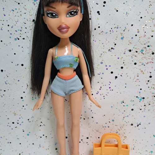 Bratz Beach Party Jade like new with different outfit and flaws