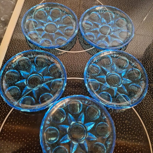 Dessert plates like new, set of 5