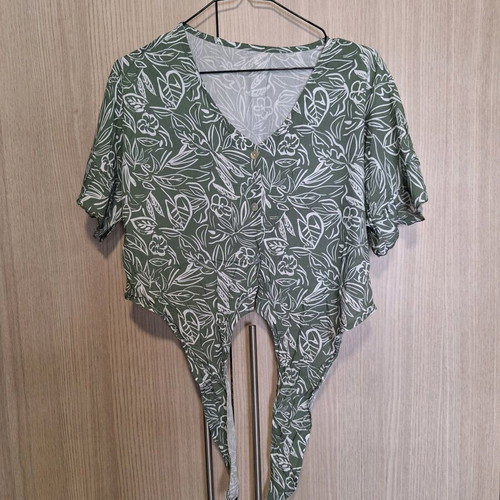 Cropped shirt new, one size, white and green, 100% viscose