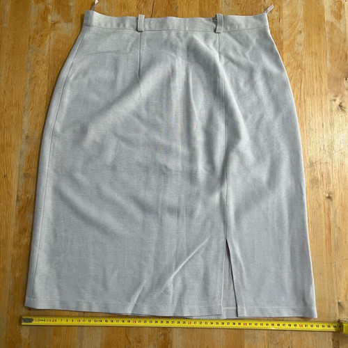 Skirt light gray slim size M like new