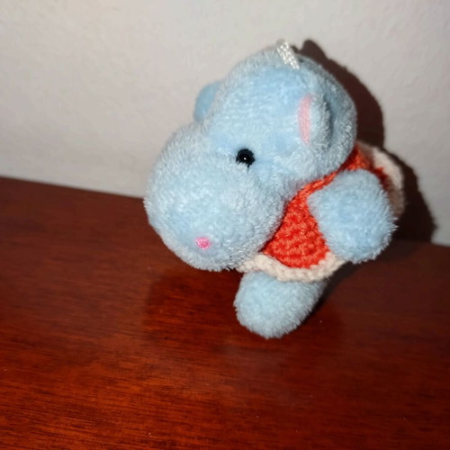 Small plush animals pack of 6 used, keychain size