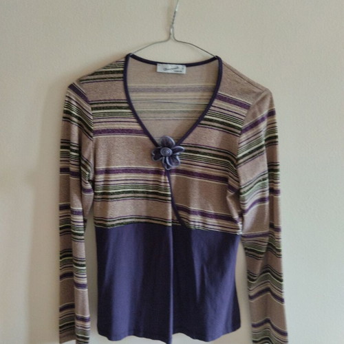 Derpouli women's blouse with removable flower pin, purple