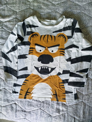 Boys' shirt used, size 104 cm, 4 years old