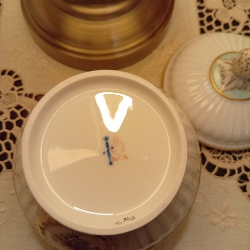 KPM Berlin porcelain bonbonniere like new, collectible edition