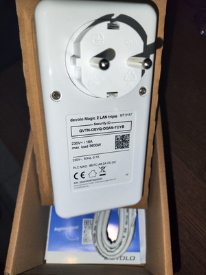 Devolo Magic 2 LAN triple powerline like new with 3 LAN ports