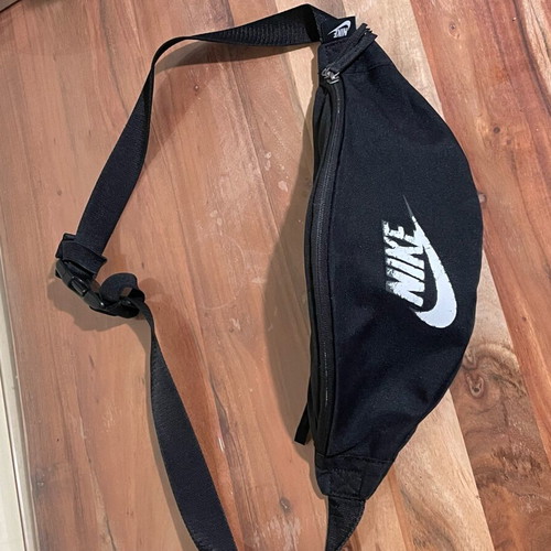 Nike waist bag used, black with adjustable strap