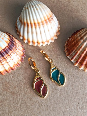 Shell earrings set with turquoise and fuchsia enamel, new