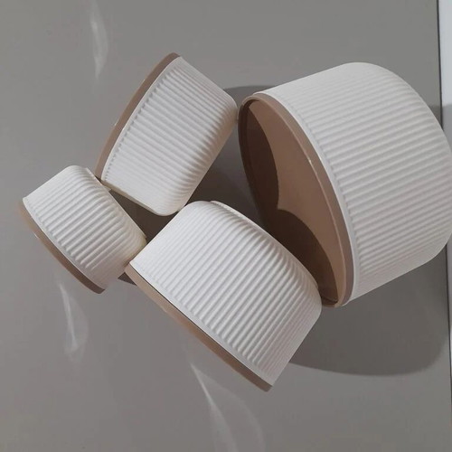 Linear Comfort set of 4 containers new, for storage and serving