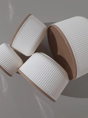 Linear Comfort set of 4 containers new, for storage and serving