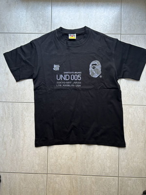 A Bathing Ape (BAPE) T-Shirt σαν καινούργιο, μαύρο και μπλε, μέγεθος M