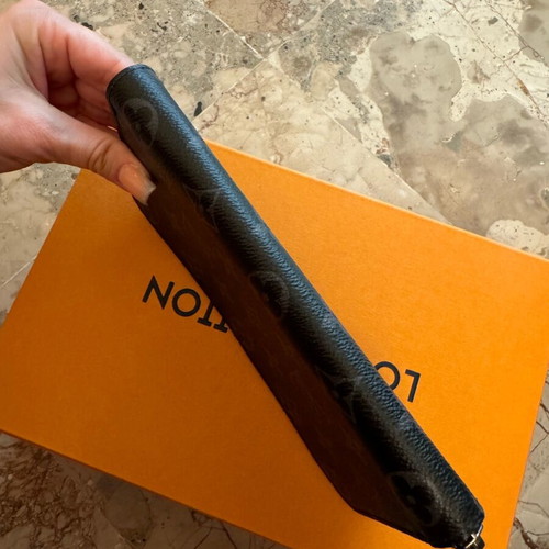 Louis Vuitton Wallet used, black unisex