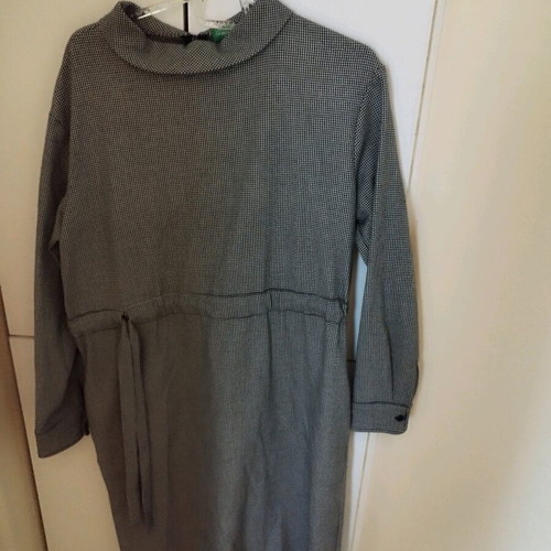 Benetton dress large checkered with belt like new, black and white