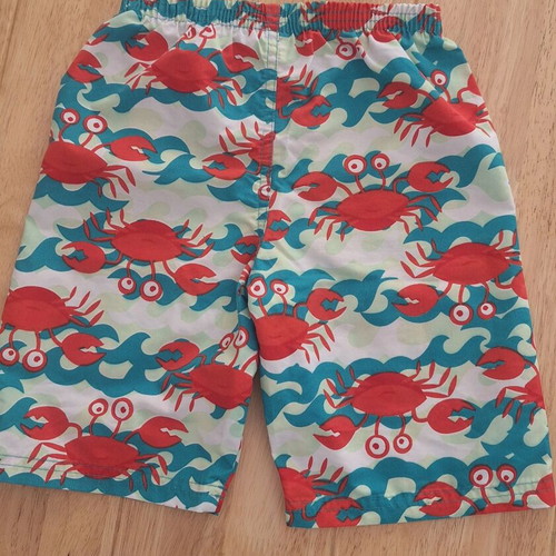 Boys' beach shorts size 6 like new, colorful