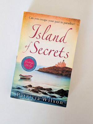 Island of Secrets της Patricia Wilson μεταχειρισμένο αγγλικό βιβλίο