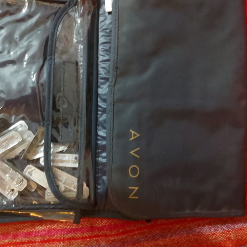 Φάκελος δειγμάτων AVON σαν καινούργιο, σκούρος μπλε ανθεκτικό πλαστικό