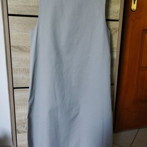 Benetton dress size M like new, grey with embroidery