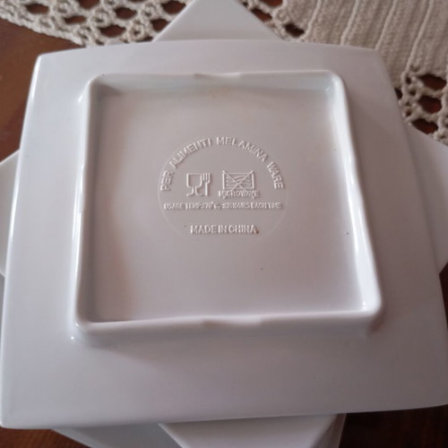 Square dessert plates set of 4 used, melamine plastic