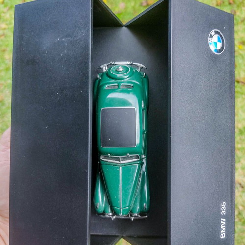 Αυτοκίνητο Diecast BMW 335 πράσινο σε κλίμακα 1:43 σαν καινούργιο, συλλεκτικό