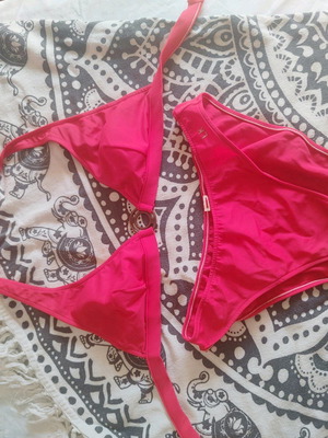 Swimsuit set used red coral with triangle top and regular slip size L