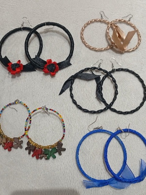 Collection of 5 pairs of large earrings like new, multicolored
