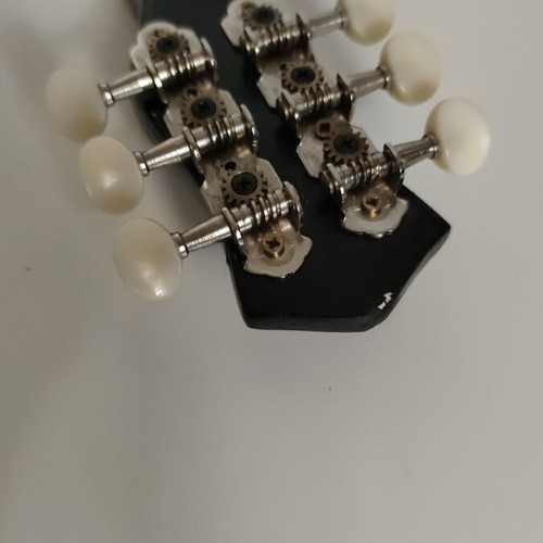 Tzouras small used with new strings and minor wear