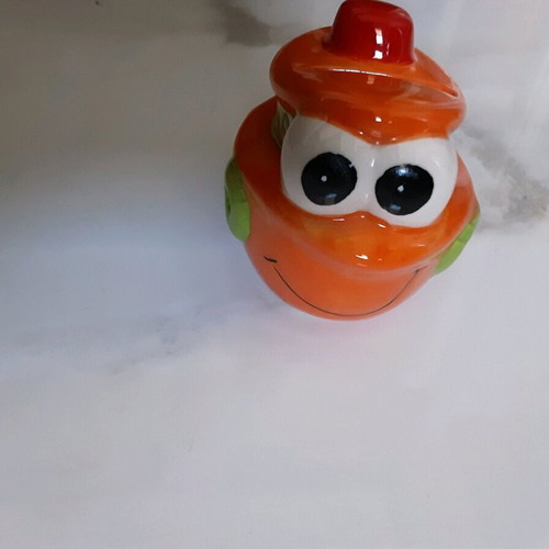 Small boat-shaped piggy bank like new