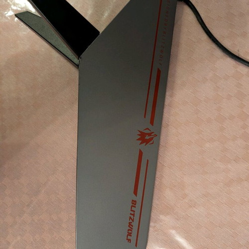 Blitzwolf BW-GTK0 RGB Headphone Stand like new with USB 2.0 and audio port