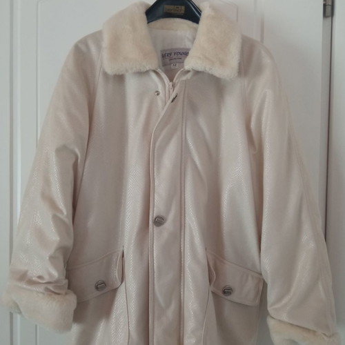 Girls' jacket size 12 used, white with faux fur cuffs and collar