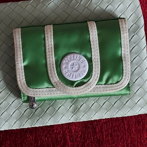 Kipling wallet green like new