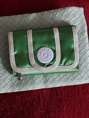 Kipling wallet green like new