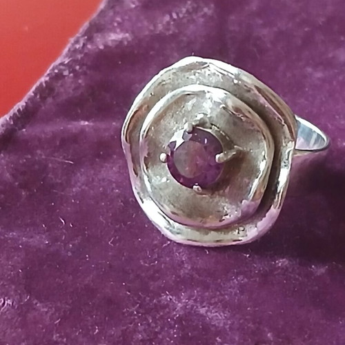 Ring with amethyst silver 925, 9.5 grams, like new