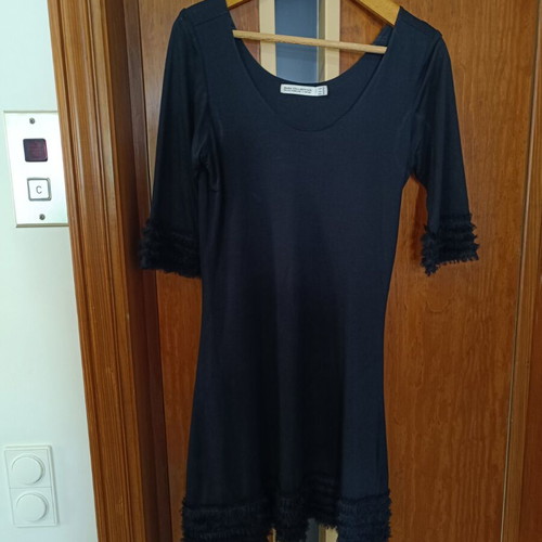 Black Zara dress like new, size L, with smile neckline