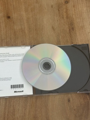 Microsoft Dogs educational CD-ROM used, Windows 95