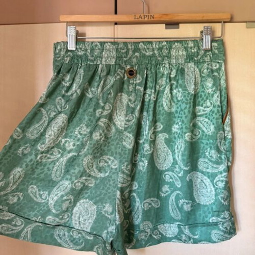 Lynne satin shorts like new, size L 40 12