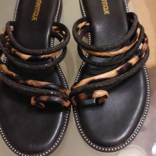 Flat sandals size 39 with black and leopard details like new