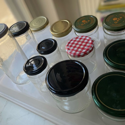 Small jars set like new, pack of 12 with 2 large for jams