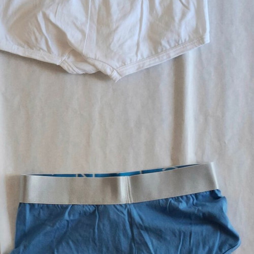 Calvin Klein men's boxers set of 4 new, size M, blue and pink