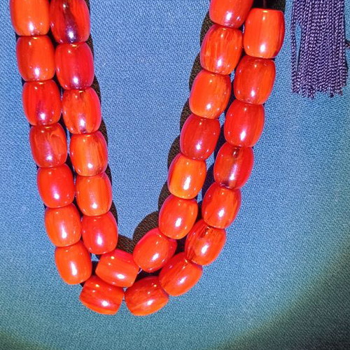 Mastic komboloi with silk tassel, 33 beads, pine scent