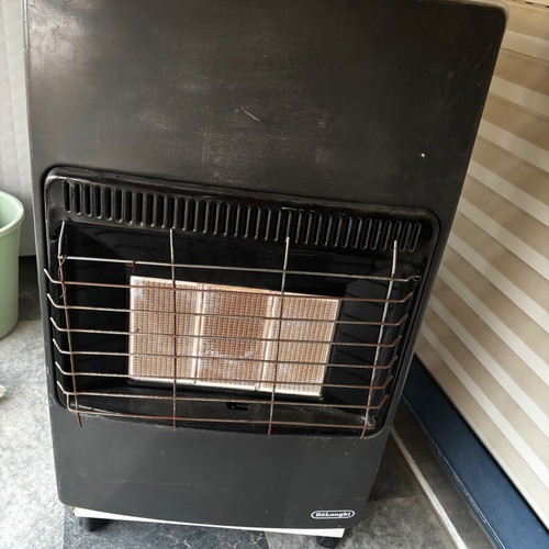 Gas heater used with empty bottle and wear