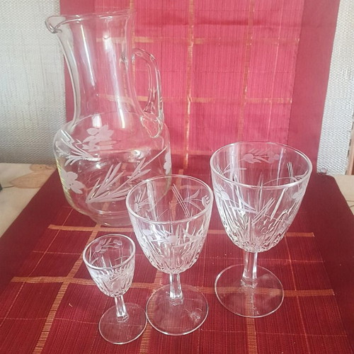 Vintage French 25-Piece Glass Serving Set mint condition, service for 8
