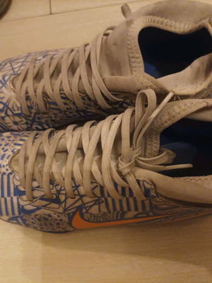 Ποδοσφαιρικά παπούτσια Nike μεταχειρισμένα, νούμερο 36, άσπρο και μπλε
