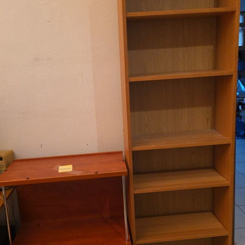 Wooden bookcase with adjustable shelves like new