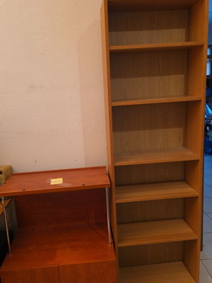 Wooden bookcase with adjustable shelves like new