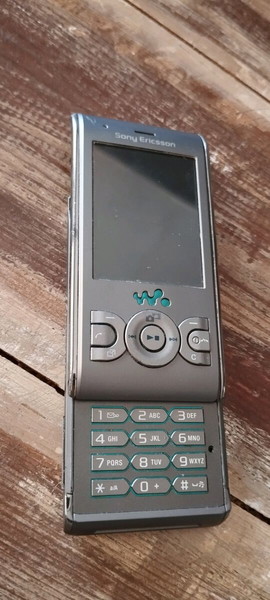 Sony Ericsson W595,  Walkman 2008.