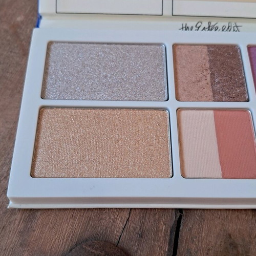 Estee Lauder Kendal J collectible palette new with eyeshadows and 2 blushes