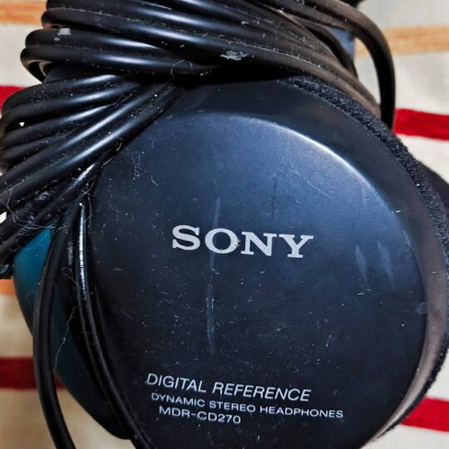 Sony and Philips headphones used, 3 pieces, wired