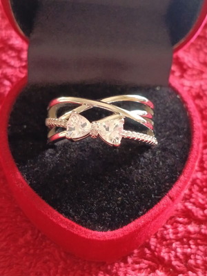 Silver ring S925 Bow Design size 9 new