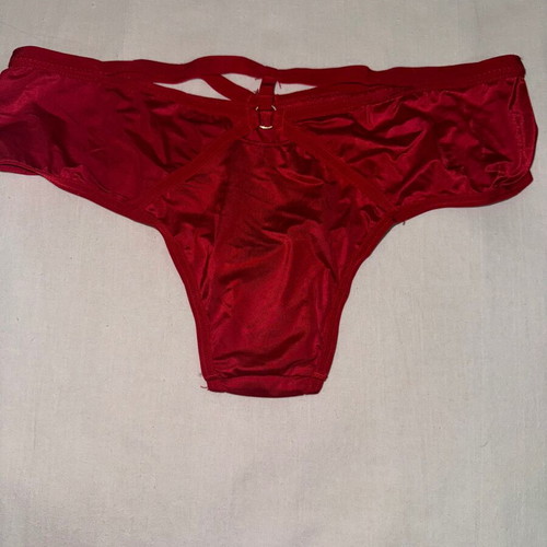 Victoria’s Secret Cheeky Pants Very Sexy new, red with gold detail